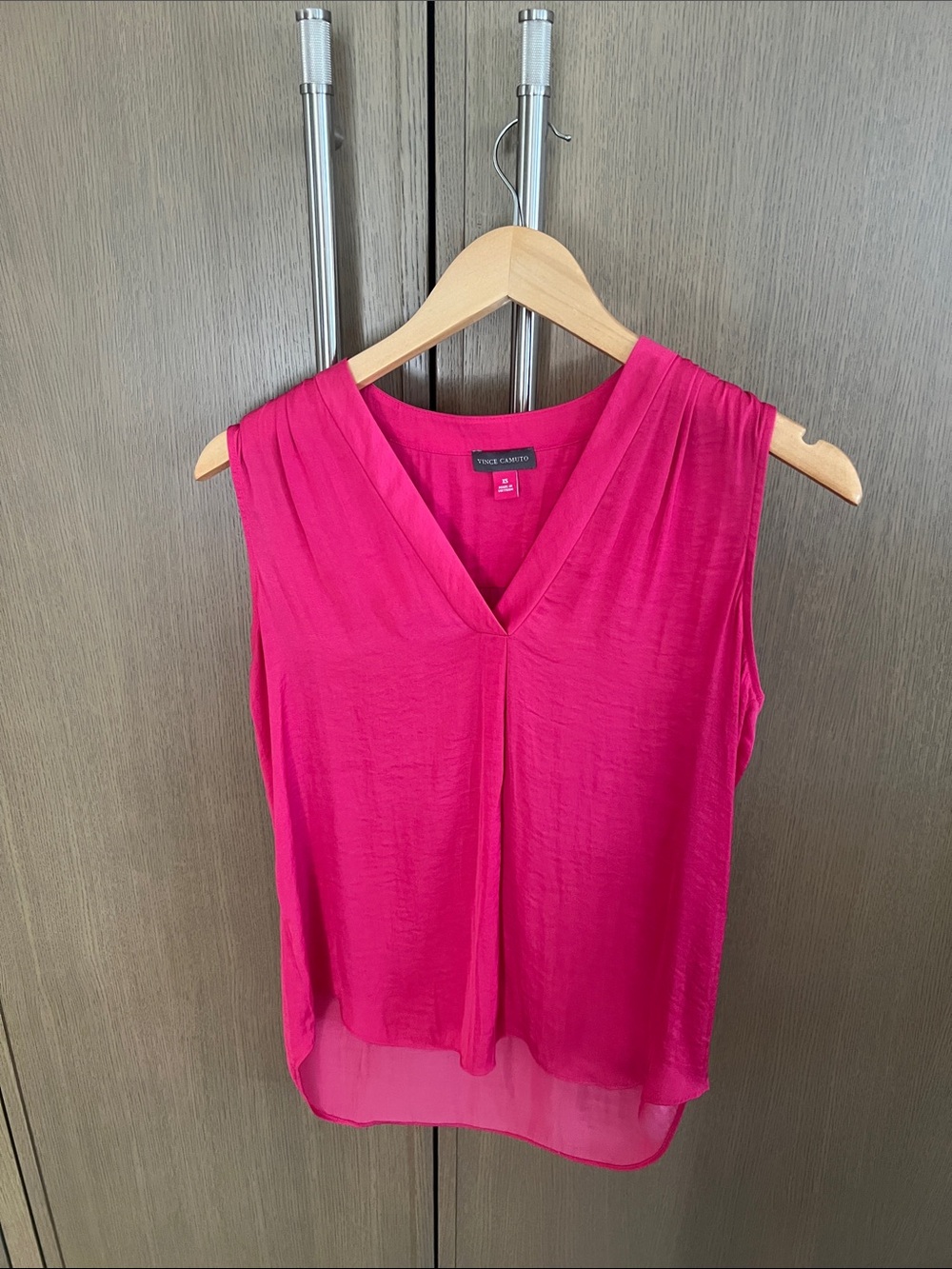 Vince Camuto Fuchsia V-Neck Sleeveless Camisole